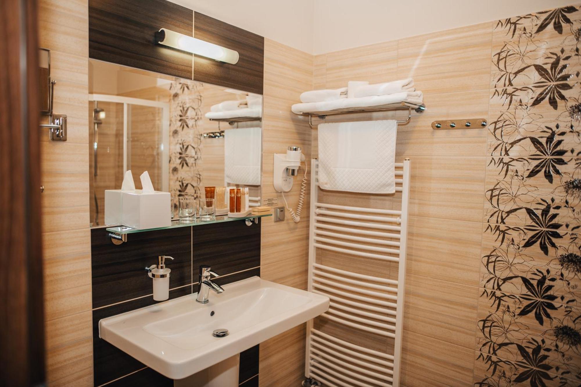 Hotel Elegance Šumperk Екстериор снимка