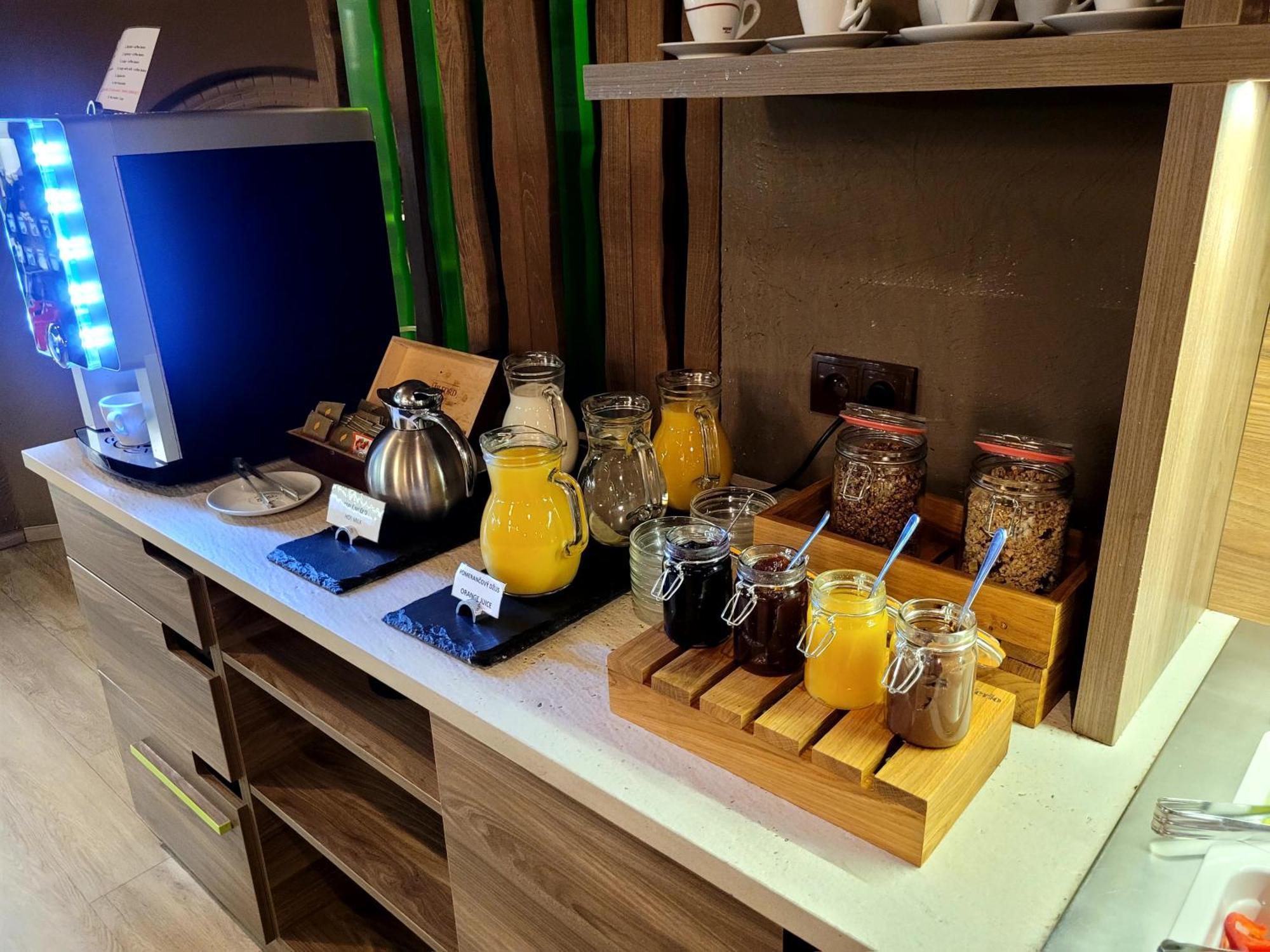 Hotel Elegance Šumperk Екстериор снимка