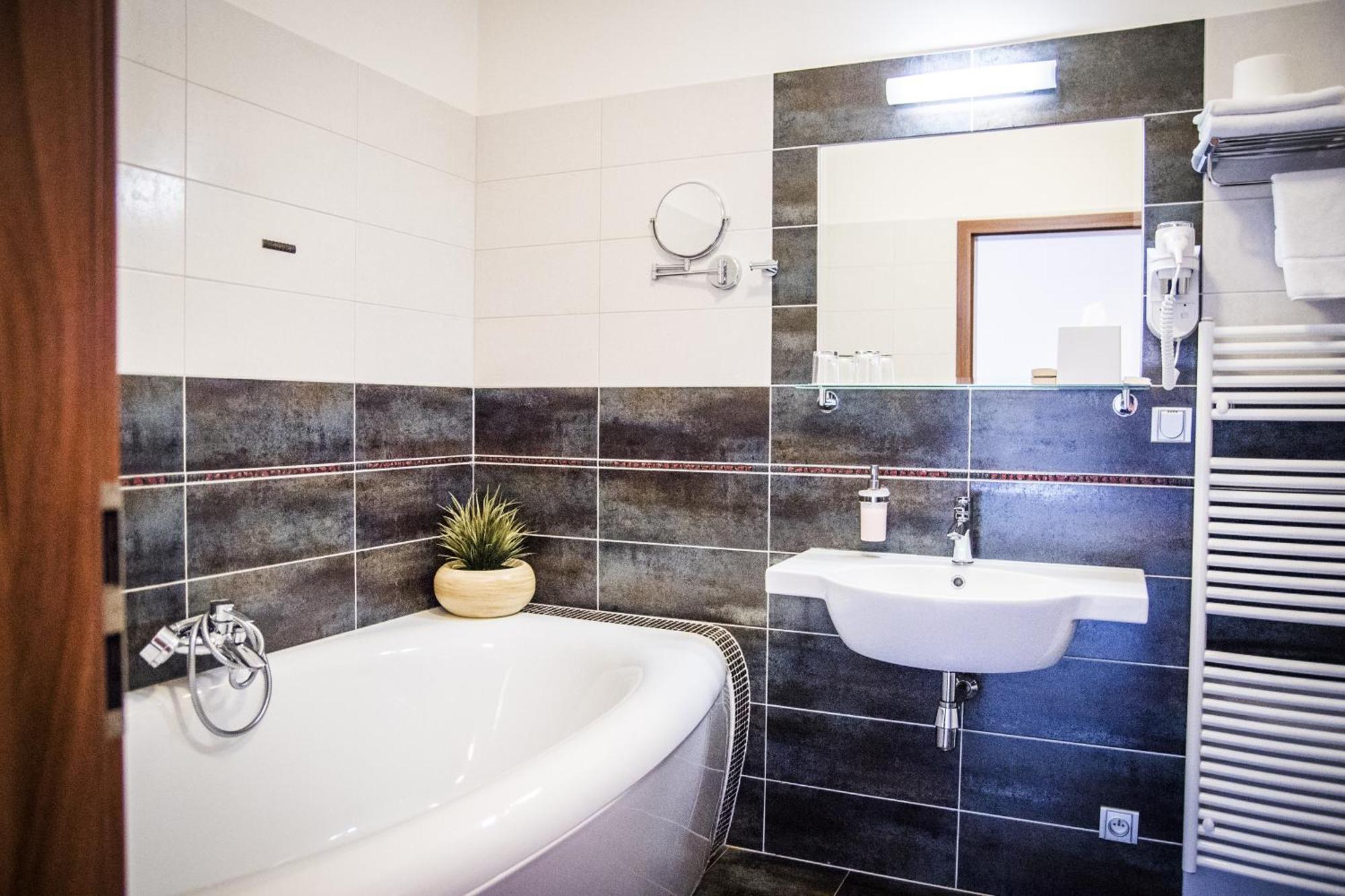 Hotel Elegance Šumperk Екстериор снимка
